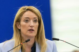 ROMA – “I Paesi stanno fornendo armi agli ucraini. Penso che potevamo farlo prima e più in fretta ma...