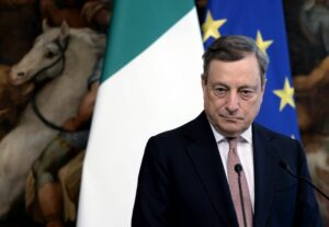 Roma 04/05/2022 Il Presidente del Consiglio Mario Draghi riceve a Palazzo Chigi il Primo Ministro...
