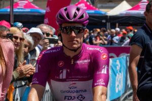 SCALEA – Arnaud Demare vince la sesta tappa del Giro d’Italia 2022, la Palmi-Scalea (Riviera dei...