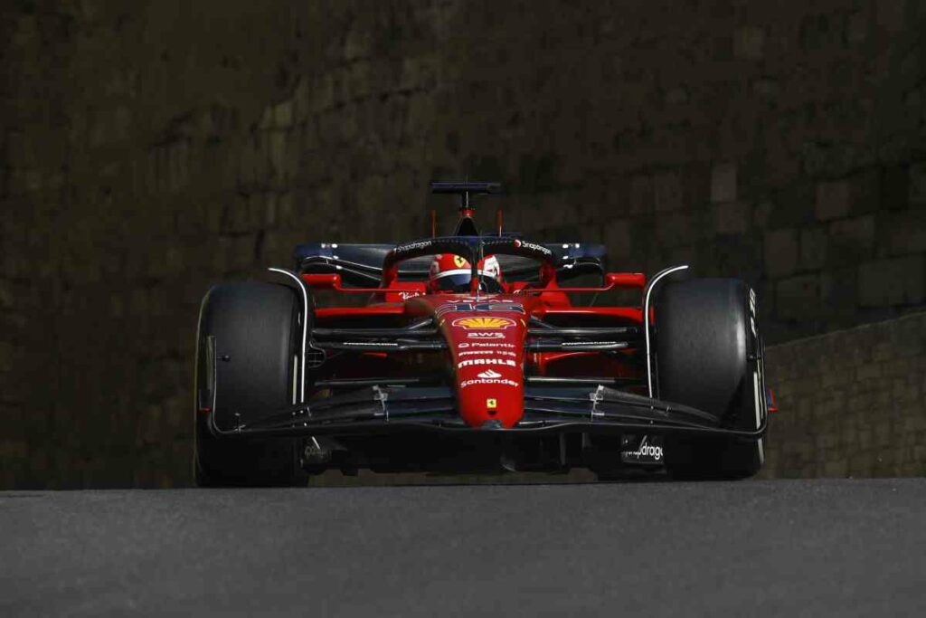 Leclerc mette tutti in fila nel venerdì di Baku