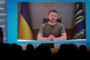 Ucraina, Zelensky “Servono armi moderne, grazie Italia per il sostegno”