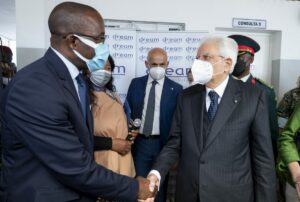 Maputo - Il Presidente della Repubblica Sergio Mattarella nel corso della visita al Centro DREAM di...