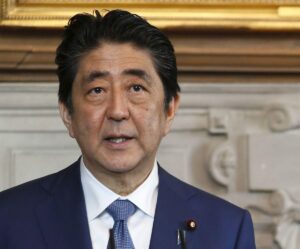 Giappone, l’ex premier Abe è morto