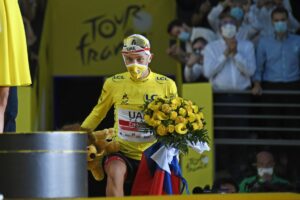 Pogacar vince anche la 7^ tappa del Tour, trionfo in salita