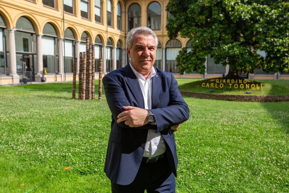 Incontro su un fisco semplice e leggero per tornare a crescere con Matteo Renzi. Nella foto Luigi...