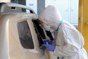 Milano, Tamponi all'Ospedale San Paolo, famiglie e bambini (Milano - 2022-01-19, Maurizio Maule)...