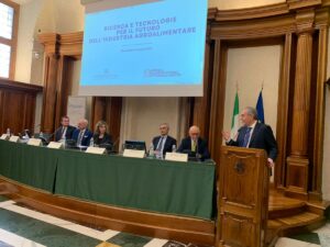 In un’epoca caratterizzata da sfide globali senza precedenti, come il cambiamento climatico, la...