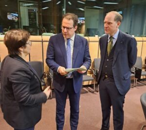 Bruxelles (Belgio) Oggi a Bruxelles si è tenuta un'importante assemblea per presentare un documento...