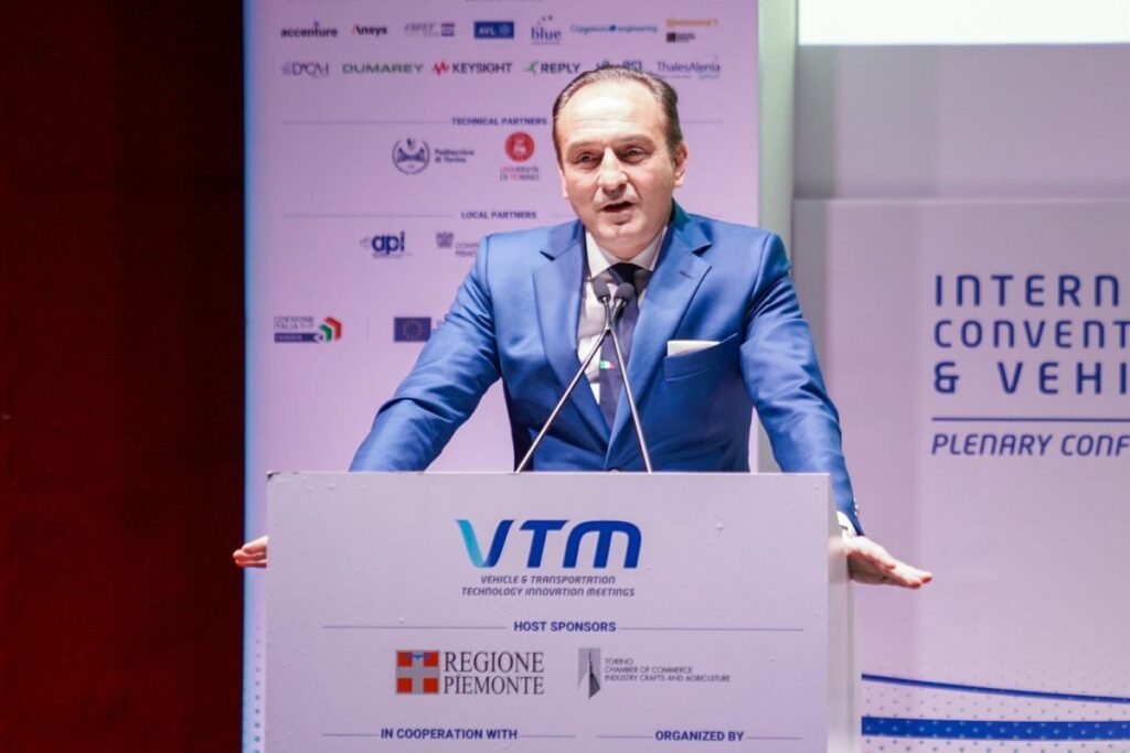 TORINO - "Lavorare insieme e comunicare all'esterno la forza di una filiera e di un comparto che non...