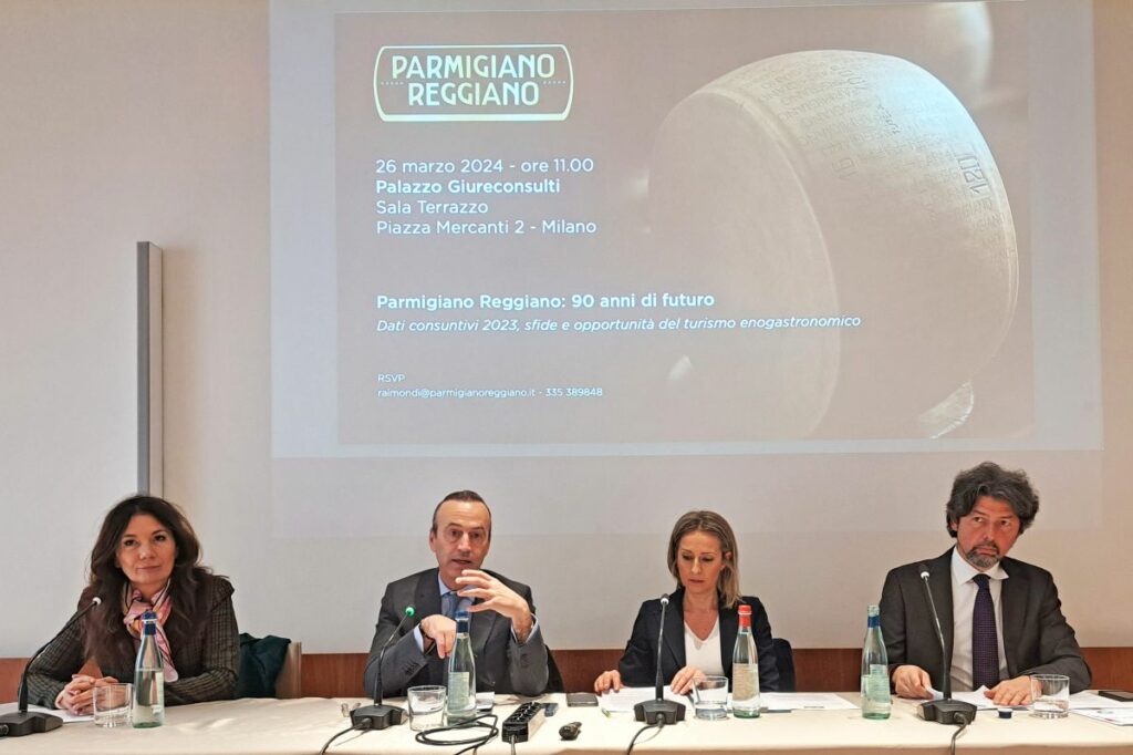 Il presidente del Consorzio Parmigiano Reggiano, Nicola Bertinelli, ha annunciato con soddisfazione...