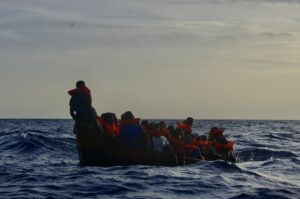 Centinaia di migranti soccorsi in Tunisia