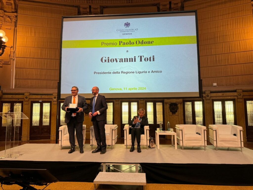 Genova (ITALPRESS) - Oggi si è tenuto un importante convegno al Palazzo della Borsa di Genova per...
