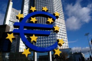 Il Consiglio direttivo della Banca Centrale Europea ha deciso di mantenere invariati i tre tassi di...