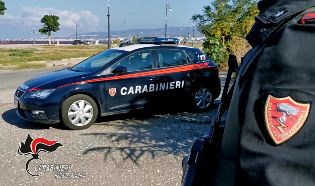 I carabinieri della Compagnia di Reggio Calabria hanno identificato e denunciato un uomo di 58 anni...