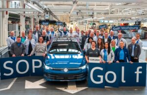 La produzione in serie della nuova Golf è iniziata nello stabilimento Volkswagen di Wolfsburg. La...