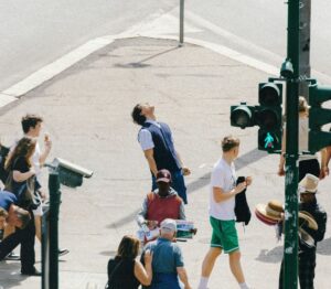 Il nuovo singolo di Leo Gassmann si intitola “Take That” e segna il suo ritorno.