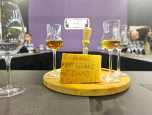 Il connubio tra Parmigiano Reggiano e Grappa Trentina protagonista al Vinitaly