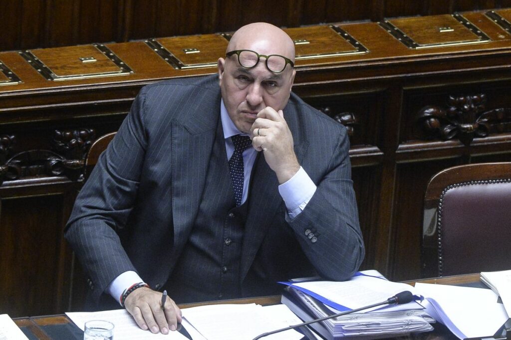 Foto dal repertorio - Roma: Camera dei Deputati. Comunicazioni del ministro della Difesa sugli invii...