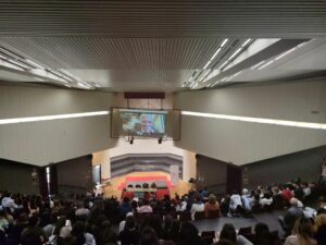 Incontri tra studenti delle scuole superiori e professionisti sanitari a Milano