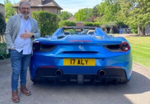 Il siciliano Pino Ragona possiede una delle targhe più costose al mondo.