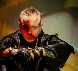 Lazza debutta con il “Locura Tour” nei palasport a gennaio 2025