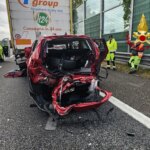 Gravissimo incidente sulla A1 a Milano: Auto finisce tra due tir, coinvolto 50enne