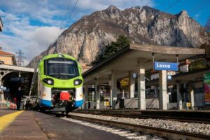 Aumento vertiginoso dei viaggiatori sui treni turistici in Lombardia. Potenziamento del servizio sui laghi.