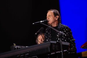 Eboli (SA) - Il 21 ottobre 2023, durante il concerto live dei Pooh - Amici x Sempre a Eboli (SA)...