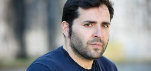 Federico Perrotta: l’attore e regista teatrale che confessa “Non mi sento spesso a mio agio con il mio corpo”