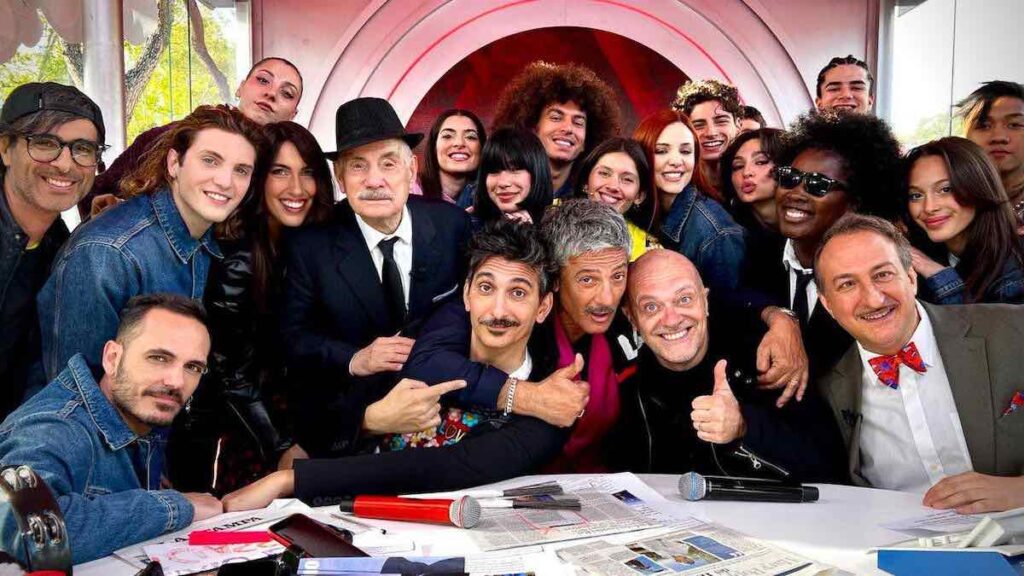 Fiorello è tornato in diretta a VivaRai2 con Biggio, Casciari e tutta la banda anche nella giornata...
