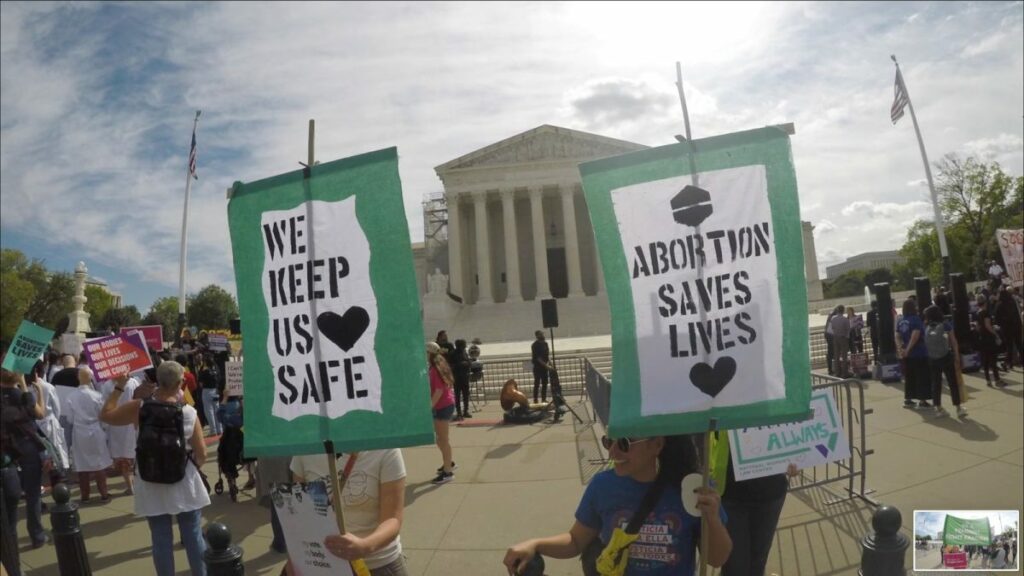 Manifestazione a Washington in difesa del diritto all’aborto