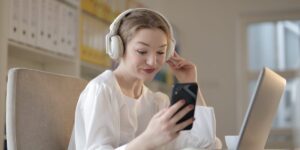 Schadenfreude: la soddisfazione delle disgrazie altrui, perché proviamo piacere nel male degli altri?