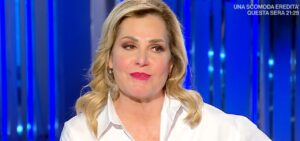Simona_Ventura_piange_DomenicaIn.jpg