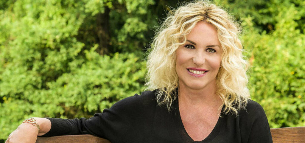 Chi è Antonella Clerici: i suoi primi passi in TV da Telereporter a Dribbling/ Il suo sogno di diventare magistrato