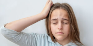 Perché l’aumento della demenza giovanile e quali sono i 12 fattori di rischio associati