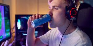 Gli effetti dei energy drink sul corpo umano: dannosi o benefici?
