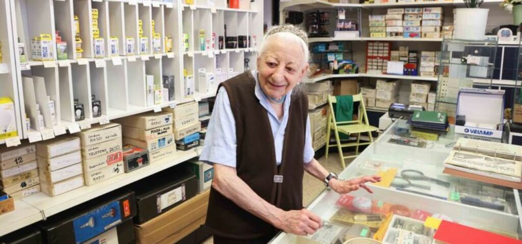 Franca Re Dionigi: una donna senza marito ma con una passione per le lampadine