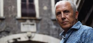 Gianni Bella è il fratello di Marcella Bella, ma anche un compositore e cantautore italiano di...