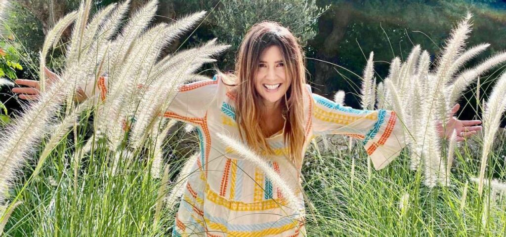 Marianna Proestou, la luminosa moglie di Eric Burdon: “È una goccia di luce nell’oscurità che ci circonda”