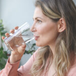 7 motivi per cui avere sempre sete può essere sintomo di problemi di salute.