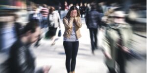 Qual è l’effetto dello stigma sulle persone affette da malattia mentale?