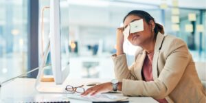 La stanchezza da Zoom: Come le piattaforme virtuali di comunicazione ci stanno esaurendo