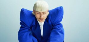 Joost Klein, il cantante olandese squalificato all'Eurovision 2024, è stato protagonista con la sua...