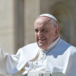 Papa Francesco: Promuovere la pace attraverso il dialogo, non la guerra