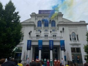 Il Teatro Nazionale Italiana Assicurazioni si inaugura con un flash mob a Milano