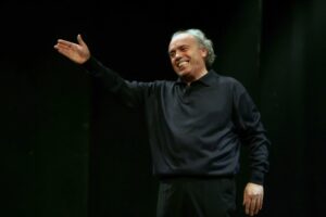 Pirovano porta lo spettacolo “Mistero buffo” al Festival dei Mezaràt di Luino