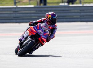 Jorge Martin (89) si è messo alla guida durante le prove libere in vista del Gran Premio delle...