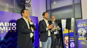 Il vicepresidente del Consiglio Matteo Salvini, durante un comizio a Bari, sostiene che il...