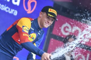 Jonathan Milan ha ottenuto il suo secondo successo sulle strade del Giro d'Italia 2024 nella...