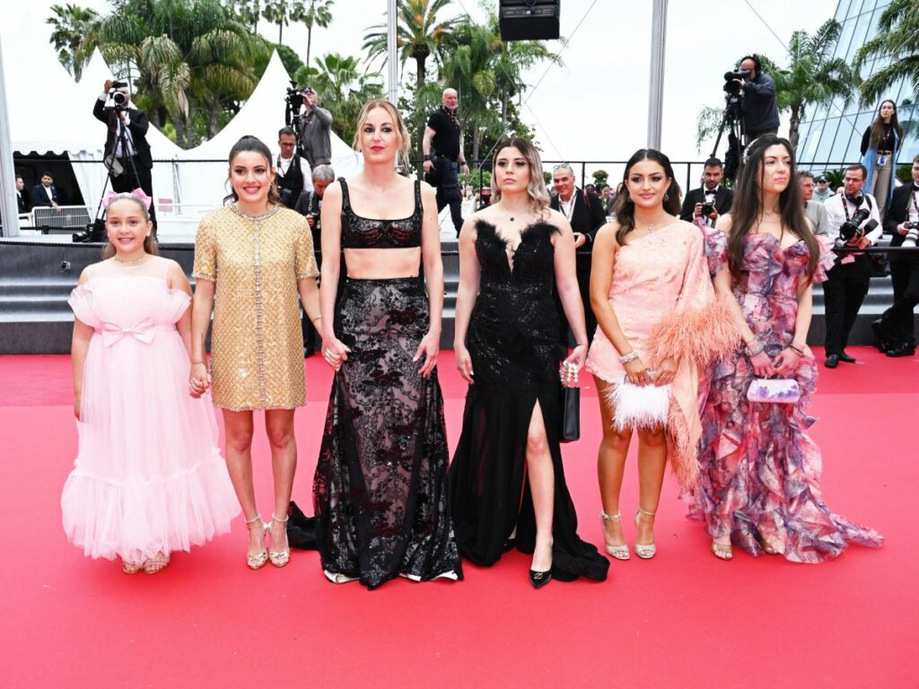 Il 77° Festival di Cannes del 2024 ha visto la red carpet del film "Diamant Brut" (Wild Diamond)...